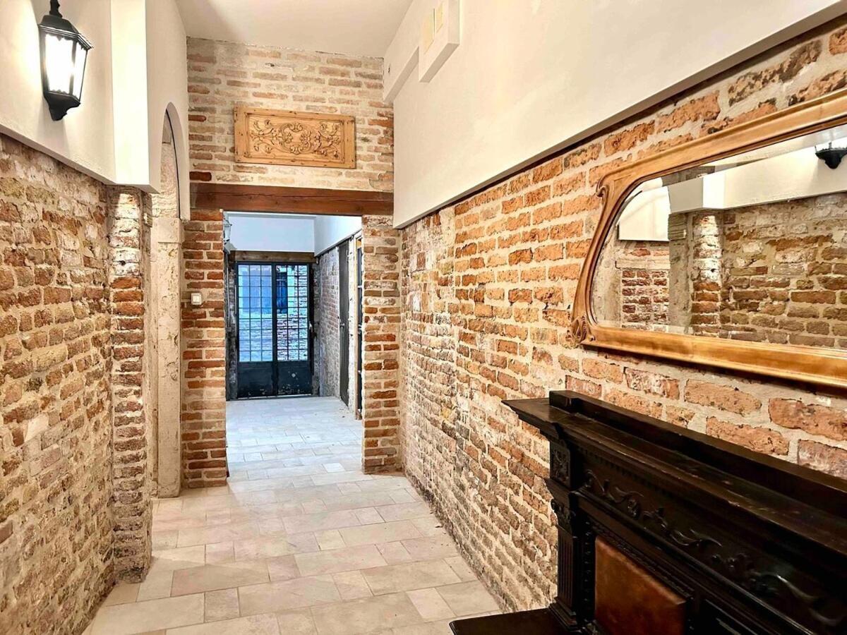 Della Corte *